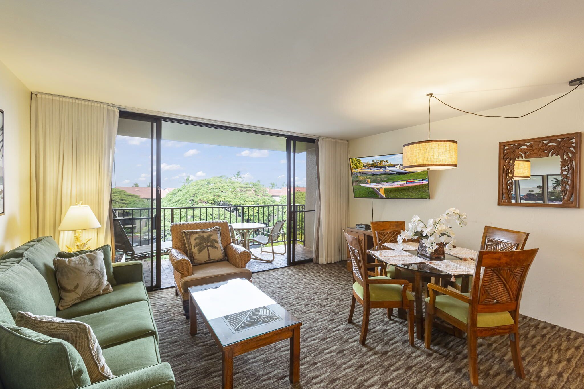 Pau Hana Hale | Steps to the Beach & Pool!