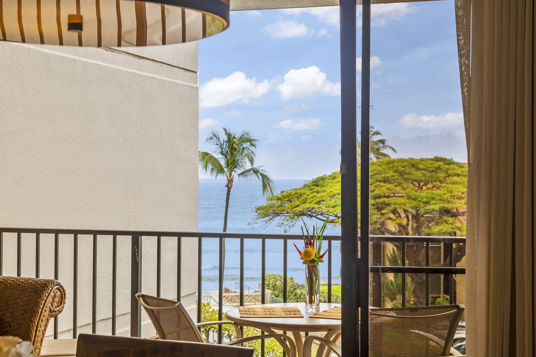 Pau Hana Hale | Steps to the Beach & Pool!