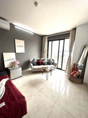 Living area - Luna Ha Long Studio (Ha Long City)