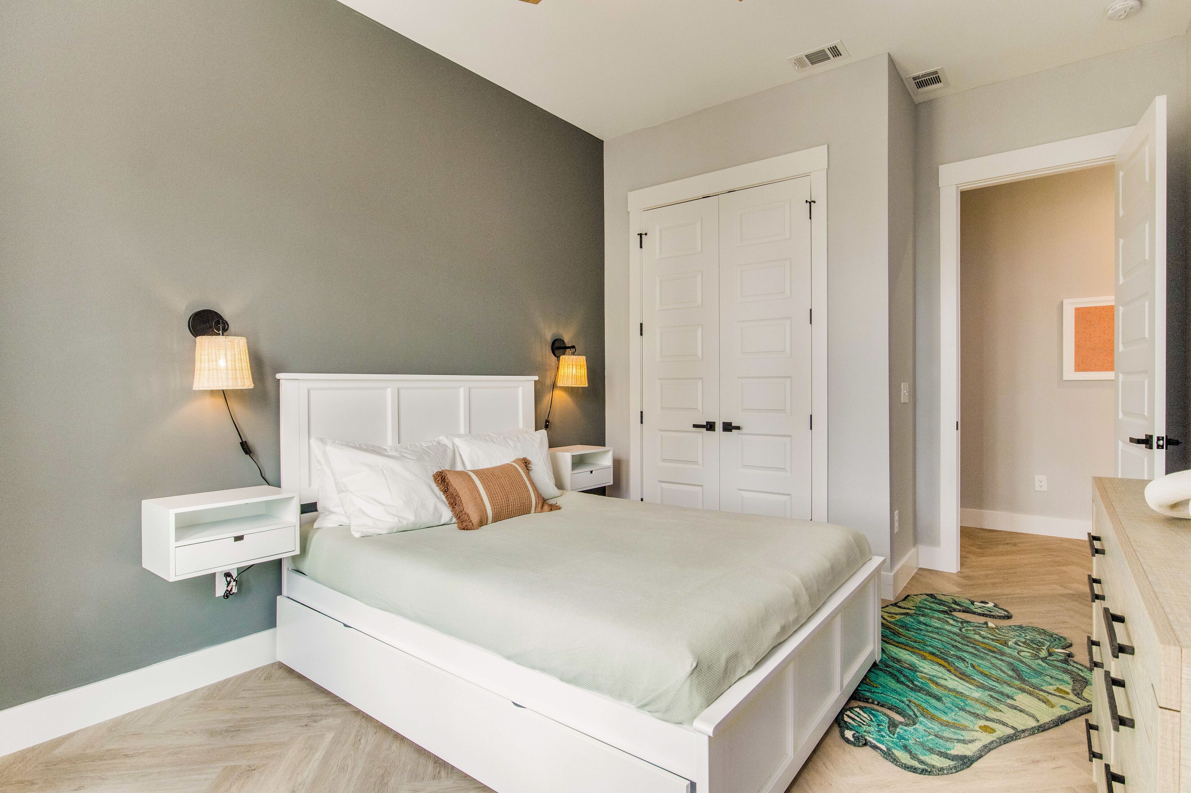 Hello Sunshine - King Bed | Modern | Balcony