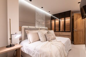 3 Schlafzimmer, Schreibtisch, Bügeleisen/Bügelbrett, kostenloses WLAN