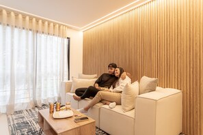 スマートテレビ、テレビゲーム、ステレオ、PC モニター