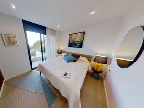 5 bedrooms, desk, iron/ironing board, free WiFi