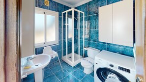 Shower, hair dryer, towels - Mijas Pueblo - Cozy Apartment with Sea Views (Mijas Pueblo)
