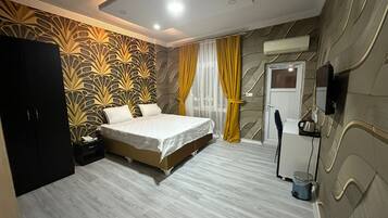 Standard Double Room | 1 bedroom, minibar, in-room safe, desk
