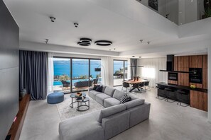 TV, peis, videospill og DVD-spiller