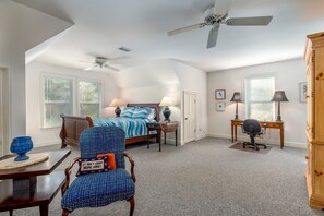 3 bedrooms, free WiFi - The Island Spot - 721 Bienville 3 Bedroom Home by RedAwning (Dauphin Island)