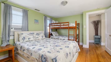 1 bedroom, WiFi (free), bed sheets