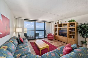 TV - Golden Sands 1901 Beautiful 3 Bedroom, Beachfront home (Ocean City)