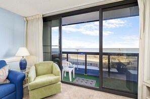 TV, DVD player - Golden Sands 208 Fantastic Amenities and Beachfront in North OC (Ocean City)