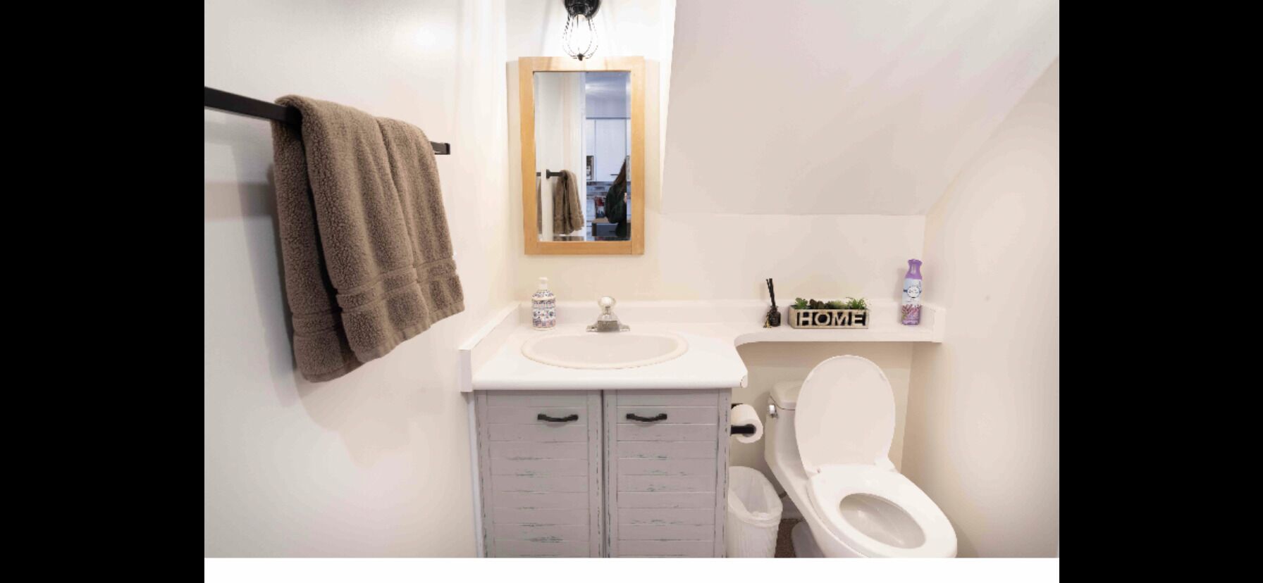 Cozy Chalet overlooking the lake