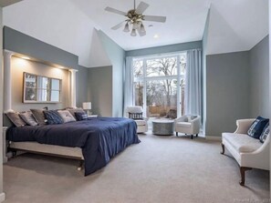 3 bedrooms, desk, iron/ironing board, free WiFi