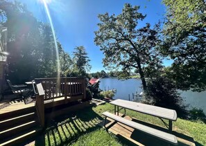 Outdoor dining - The Hideaway Spot- Waterfront w/ Dock on Long Cove (Glen Burnie)