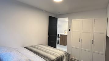 2 sovrum, skrivbord, wi-fi och sÀngklÀder