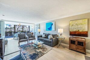 Smart TV, music library, stereo, printers