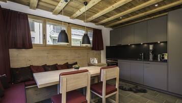 Romantic Chalet | Private kitchen | Fridge, oven, stovetop, coffee/tea maker
