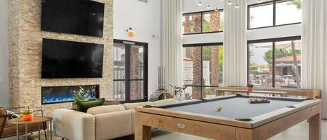 TV, fireplace, Netflix, Hulu