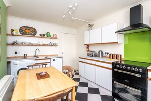 Fridge, oven, dishwasher, toaster