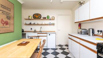 Fridge, oven, dishwasher, toaster