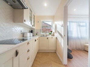Fridge, microwave, oven, dishwasher - Stylish 2 Bedroom Family Home - Pass the Keys (Worcester Park)