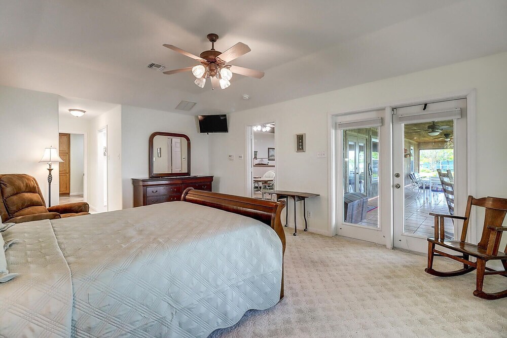 Waterfront! Private pier! Fantastic fishing! Ingleside Vrbo