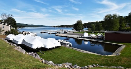 Stay in the heart of Greenwood Lake minutes away from the lake