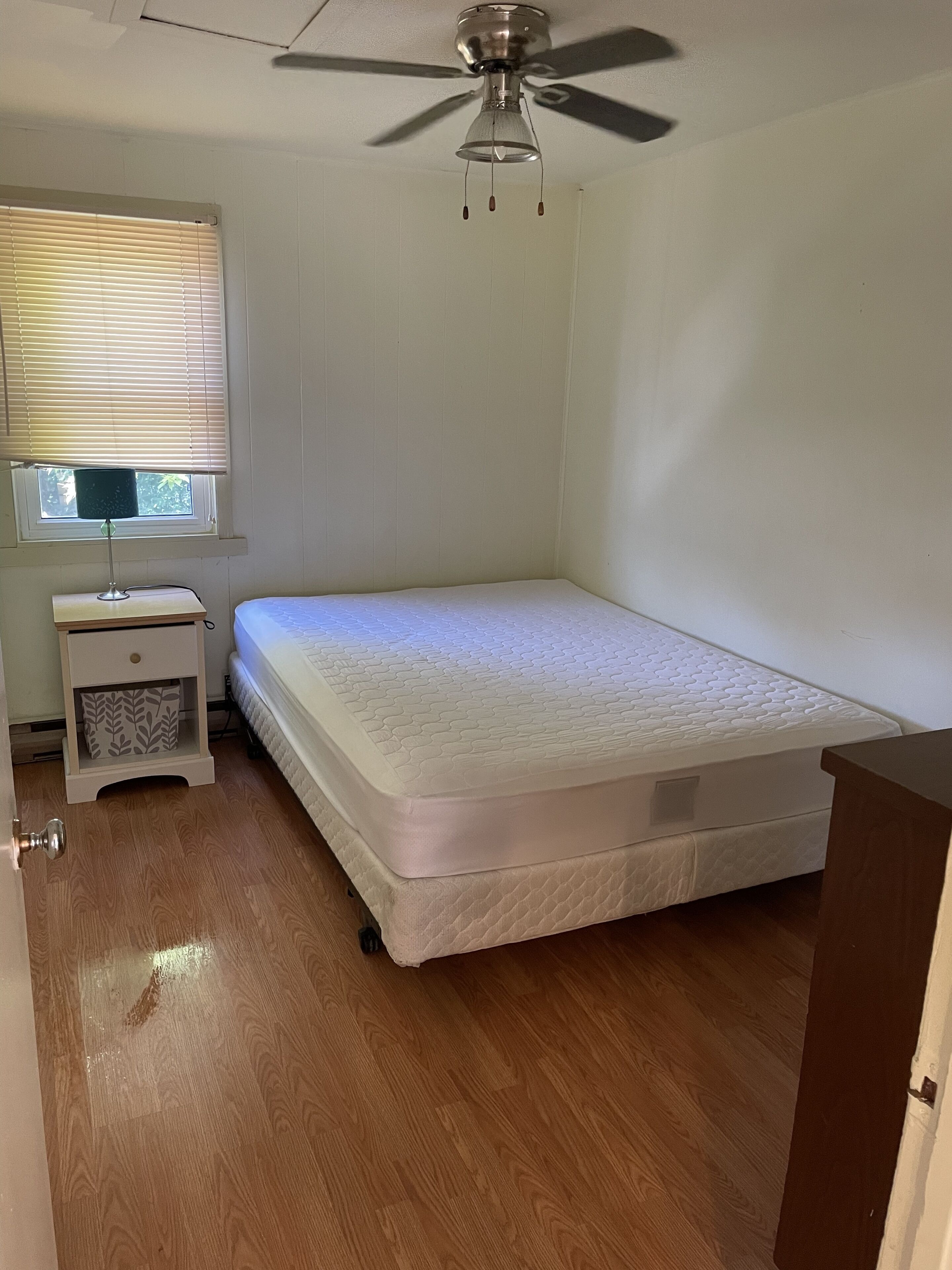 Cute 3 Bedroom Less Then 1 Min Walk to Main Beach