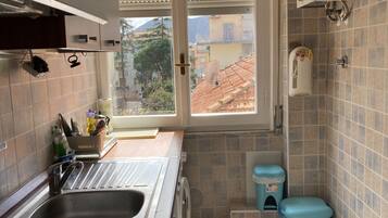 Kühlschrank, Ofen, Herdplatte, Geschirrspüler