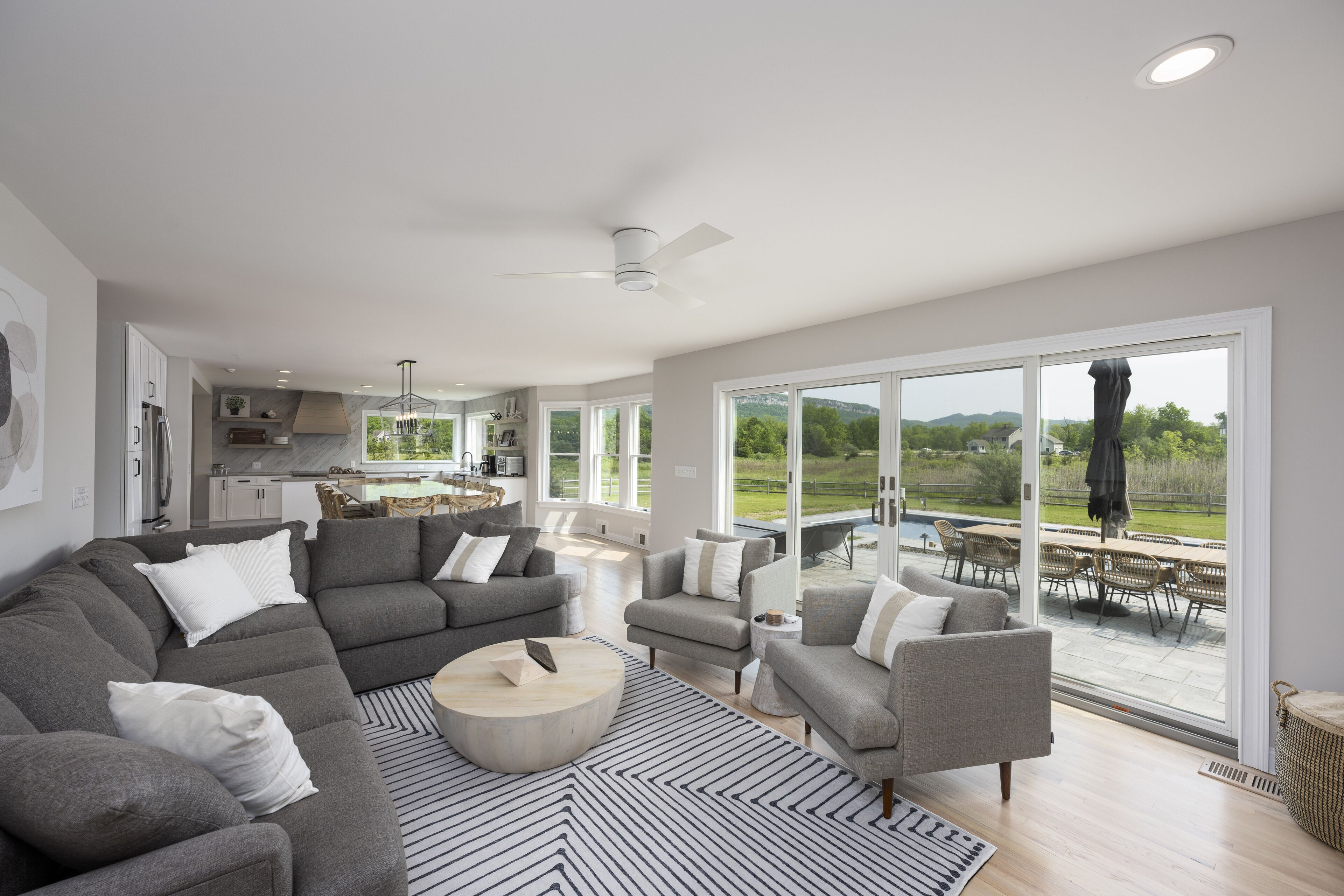 Luxurious 5bd Mountain Home w/Heated Pool,Hot Tub & Firepit 