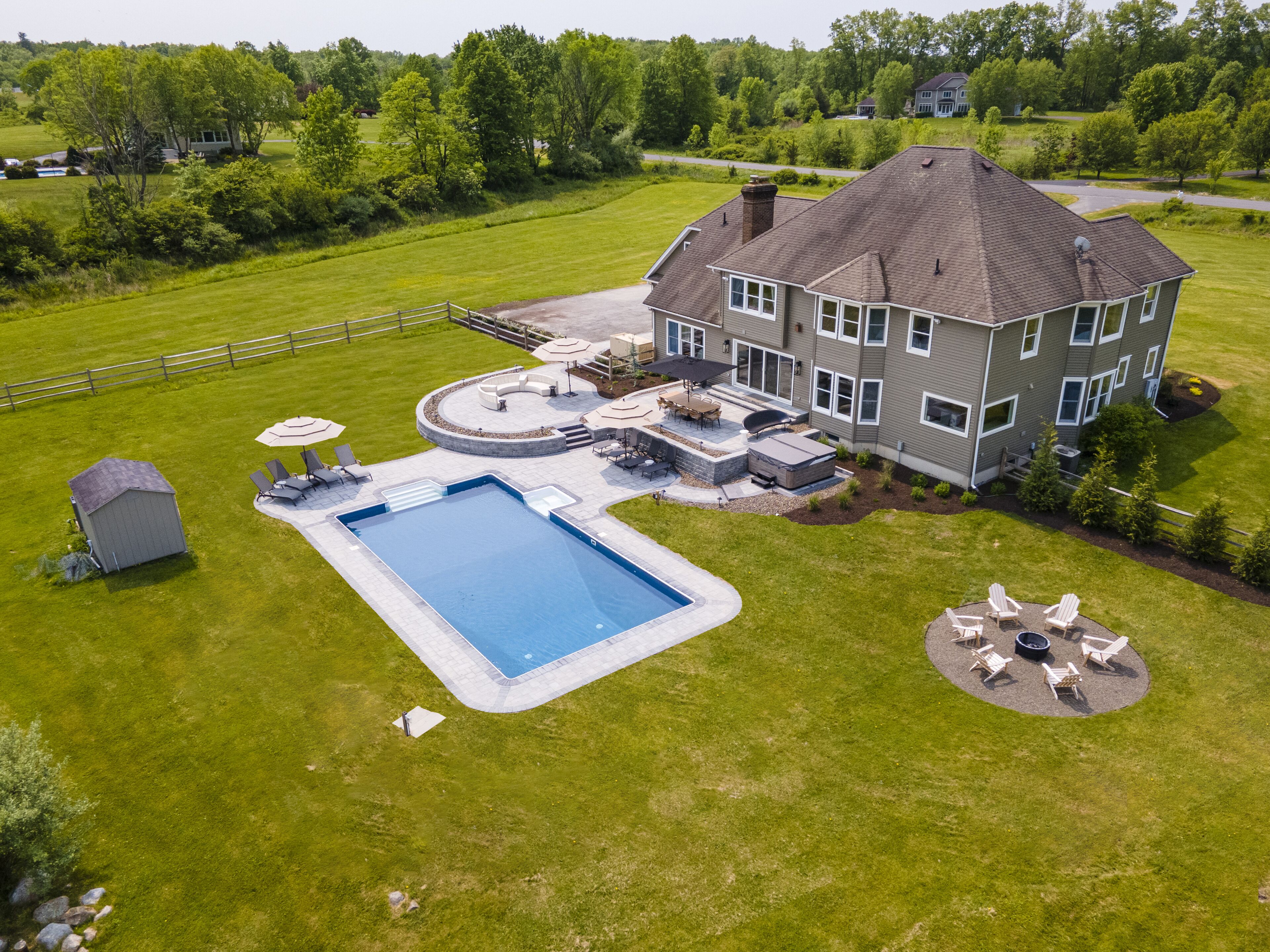 Luxurious 5bd Mountain Home w/Heated Pool,Hot Tub & Firepit 