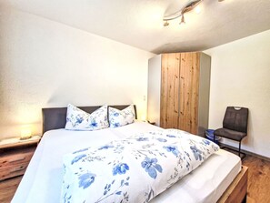 2 bedrooms, Internet