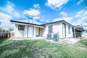 Exterior - Fascinating 1BR/1 BA Near Festive DT and Riverwalk (San Antonio)