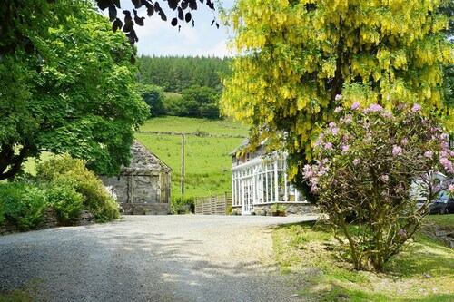 The Coach House - Two Bedroom Cottage, Sleeps 4