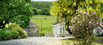 The Coach House - Two Bedroom Cottage, Sleeps 4