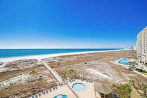 On the beach - Phoenix 8 Beachfront Condo! (Orange Beach)