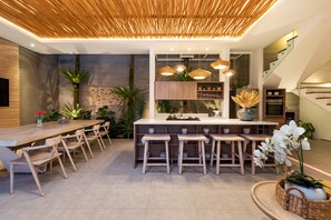 Dining room - The Swan Villas by Villa Finder (Seminyak)