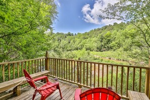 Property grounds - Autumn's Hollow : one story, easy access, 2/2, HOT TUB, pet friendly, lake, (Ellijay)