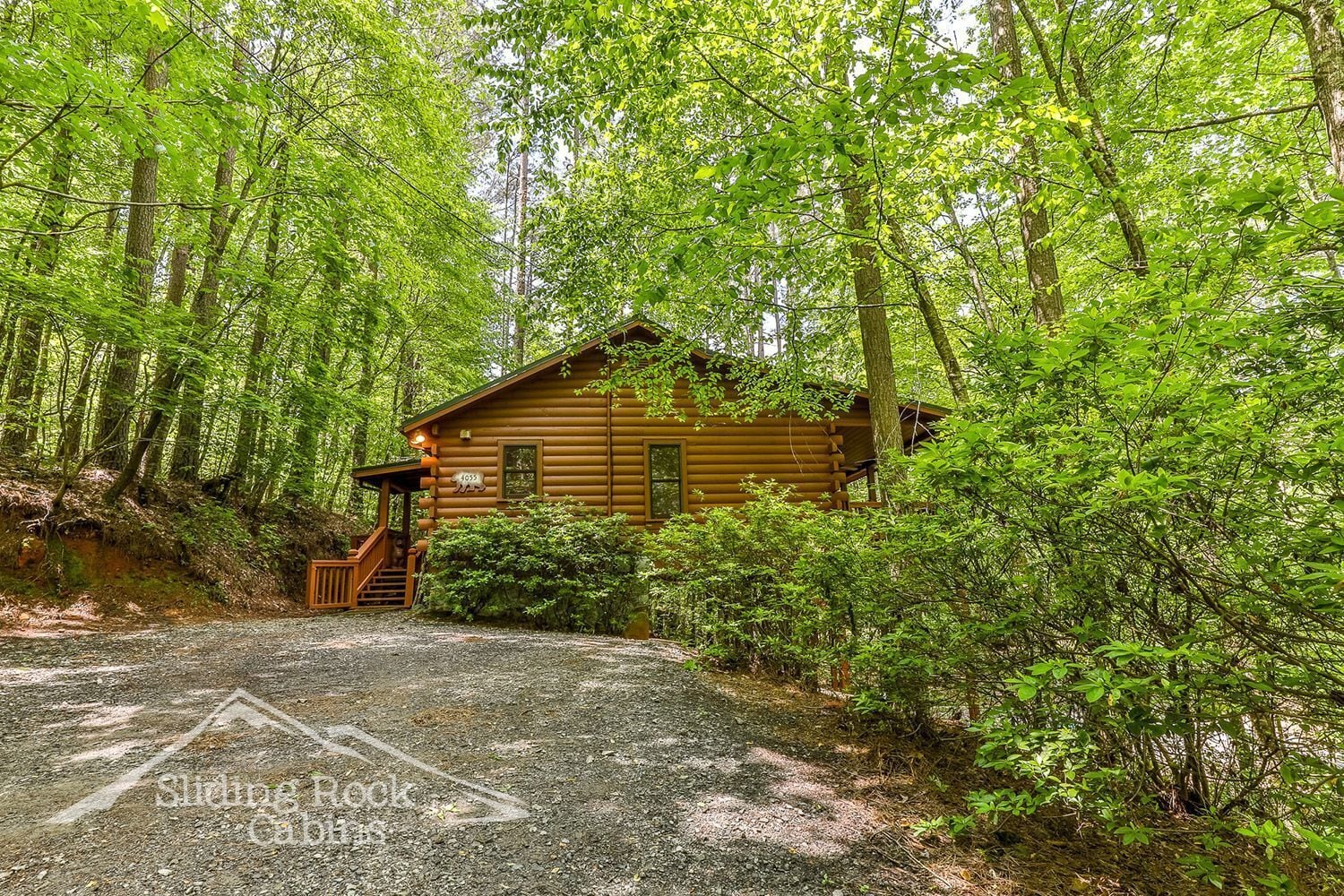 Autumn's Hollow : one story, easy access, 2/2, Hot tub, pet friendly, lake,