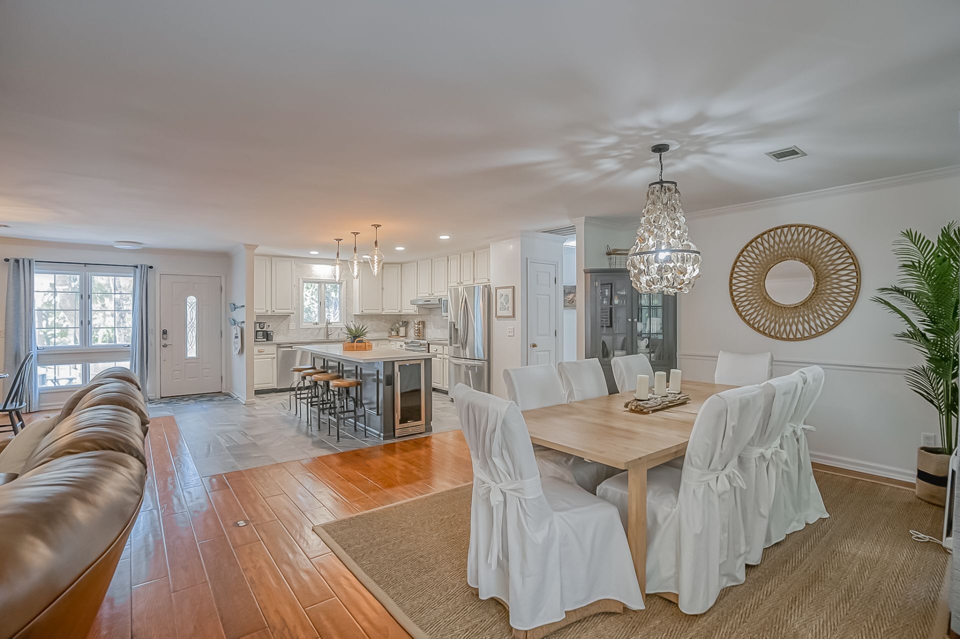 4 bed 4 Bath, Golf Cart and Amenity Cards Available