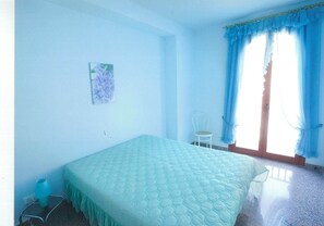 2 bedrooms, iron/ironing board, free WiFi, bed sheets - Perla Rosa con balconi, Spiaggia Pietre Nere 150 m, centrale (Pozzallo)