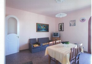 Interior - Perla Rosa con balconi, Spiaggia Pietre Nere 150 m, centrale (Pozzallo)