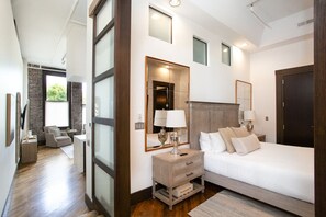 1 chambre, bureau, fer et planche à repasser, Wi-Fi gratuit