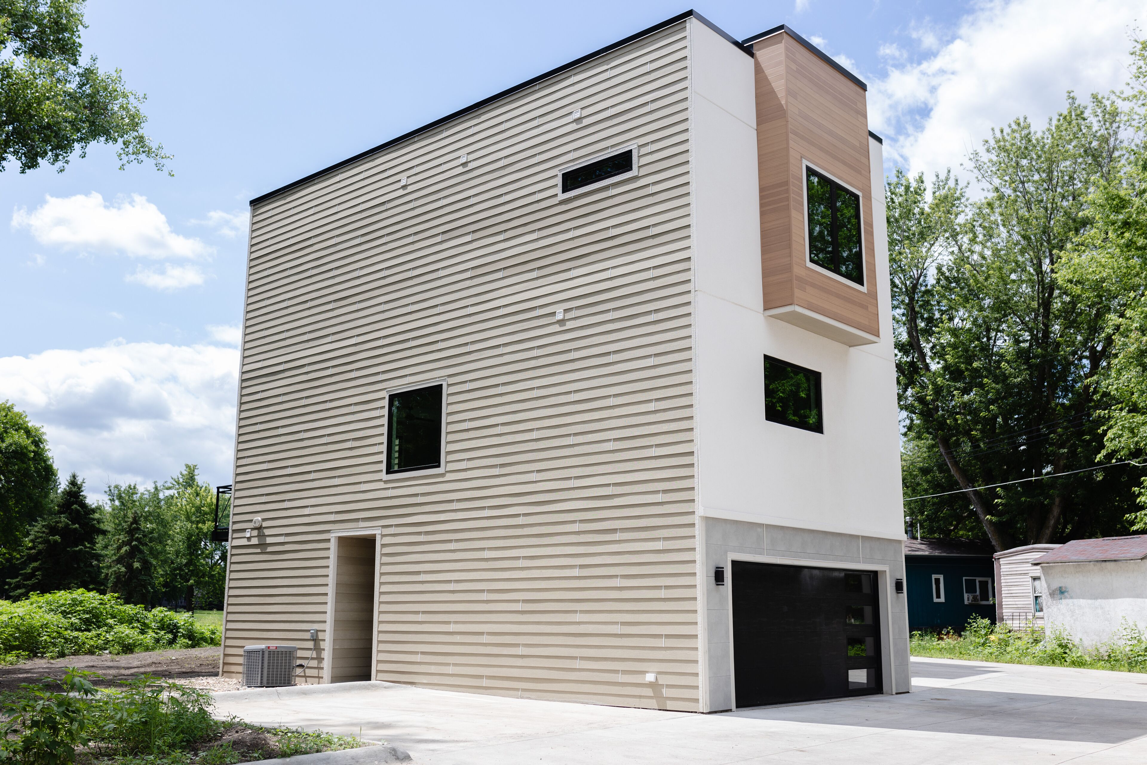 NEW CENTRAL PARK TOWNHOME w/ Golf Course view Across from Arnold's Park!