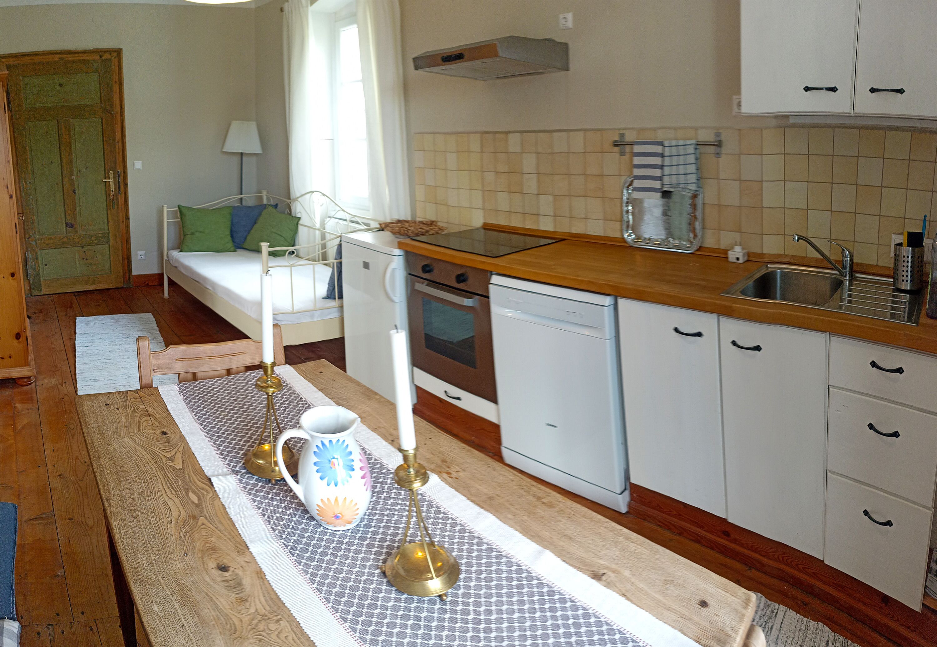 Kühlschrank, Mikrowelle, Ofen, Geschirrspüler