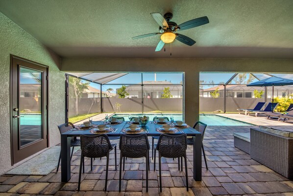 تناول الطعام بالخارج