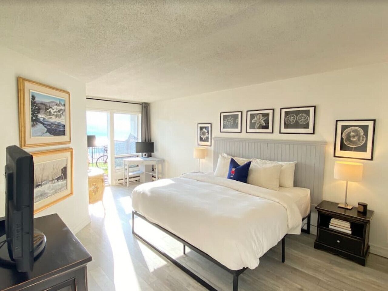 Unit 206 (Hotel du Lac, Mont-Tremblant)