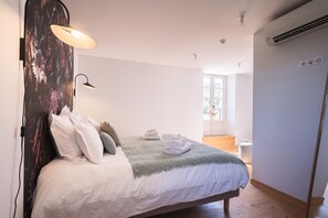 Dobbelt- eller tomannsrom – familie | Sengetøy av topp kvalitet og senger med overmadrass