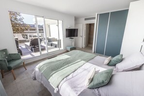 6 Schlafzimmer, Schreibtisch, Bügeleisen/Bügelbrett, kostenloses WLAN