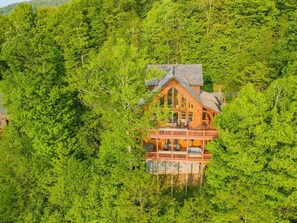 Exterior - Ski In/Out @ Hatley Pointe ~Views~HotTub ~Fire Pit (Mars Hill)