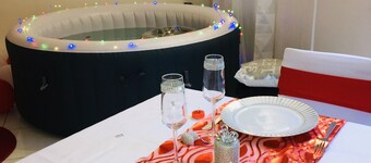 Serene bungalow, 8 minutes from the beach!